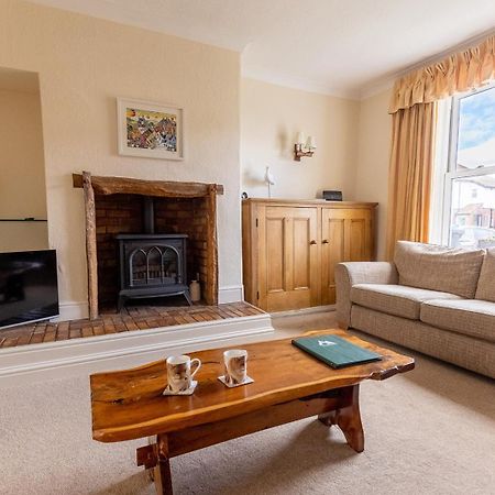 Fir Tree Cottage - Cosy 3 Bed Cottage In Penrhyn Bay With Beautiful Sea Views And Access To Snowdonia Rhos-on-Sea Luaran gambar