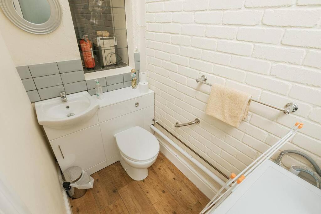 Fir Tree Cottage - Cosy 3 Bed Cottage In Penrhyn Bay With Beautiful Sea Views And Access To Snowdonia Rhos-on-Sea Luaran gambar