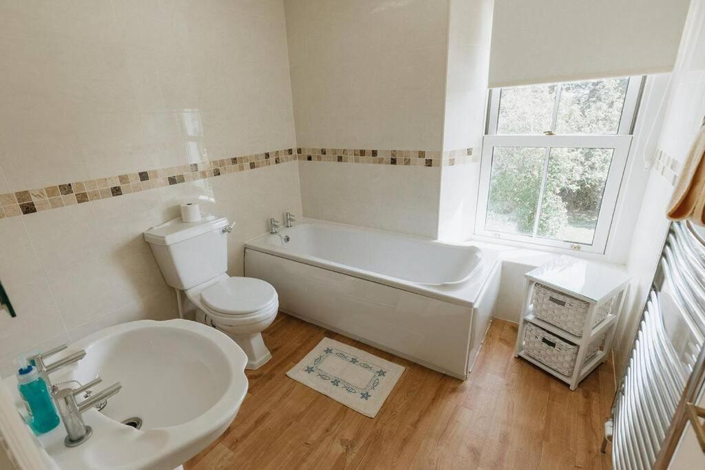 Fir Tree Cottage - Cosy 3 Bed Cottage In Penrhyn Bay With Beautiful Sea Views And Access To Snowdonia Rhos-on-Sea Luaran gambar