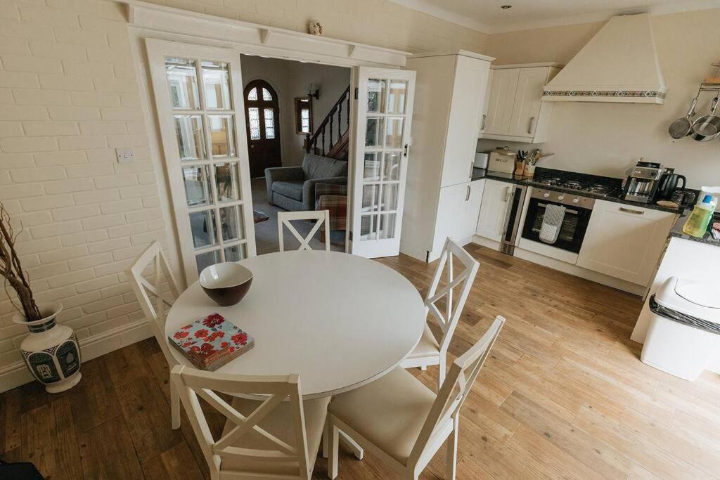 Fir Tree Cottage - Cosy 3 Bed Cottage In Penrhyn Bay With Beautiful Sea Views And Access To Snowdonia Rhos-on-Sea Luaran gambar