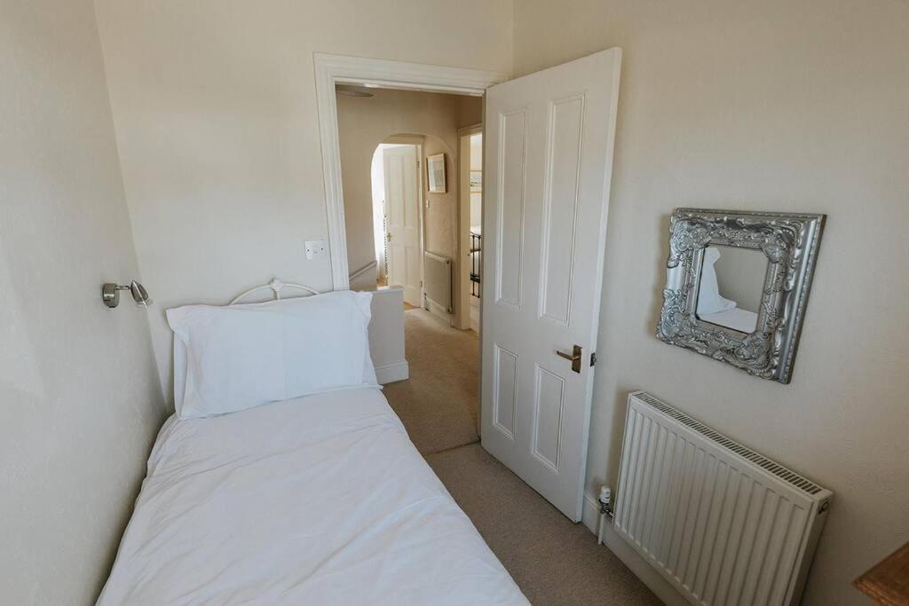Fir Tree Cottage - Cosy 3 Bed Cottage In Penrhyn Bay With Beautiful Sea Views And Access To Snowdonia Rhos-on-Sea Luaran gambar