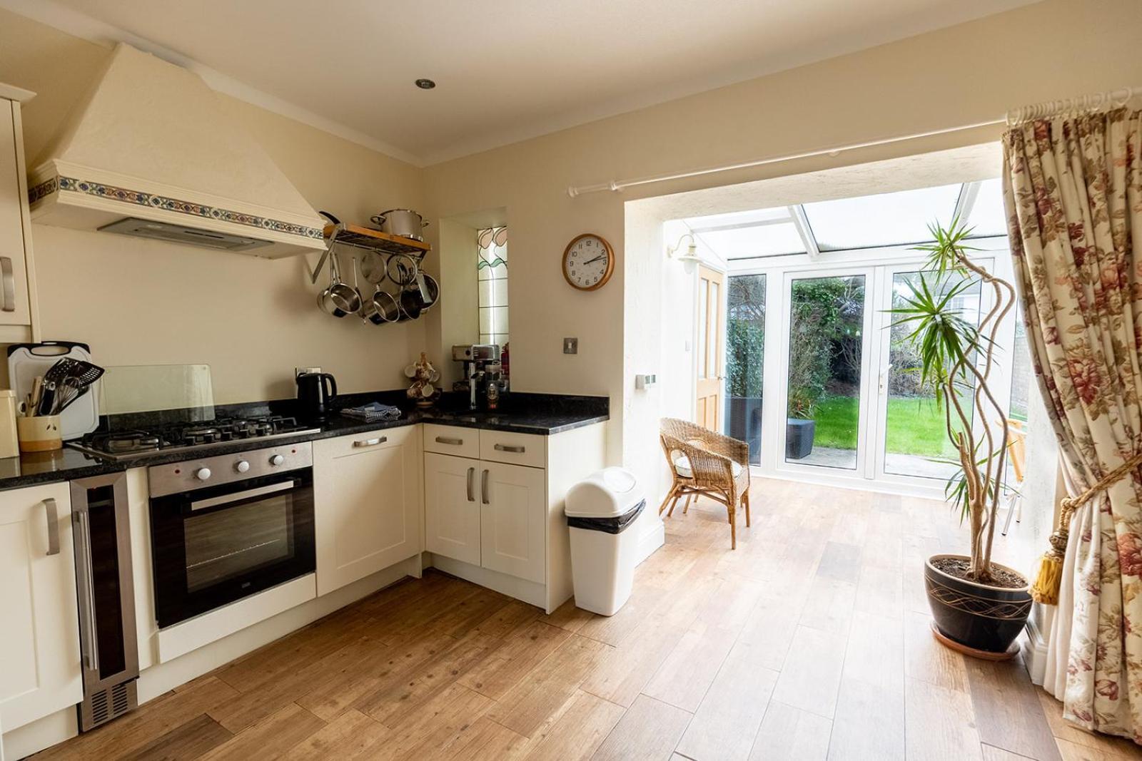 Fir Tree Cottage - Cosy 3 Bed Cottage In Penrhyn Bay With Beautiful Sea Views And Access To Snowdonia Rhos-on-Sea Luaran gambar